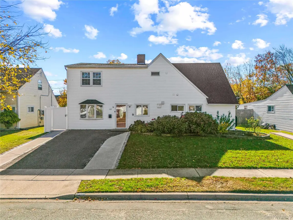 197 Blacksmith Road S, Levittown, NY 11756 - Image #1