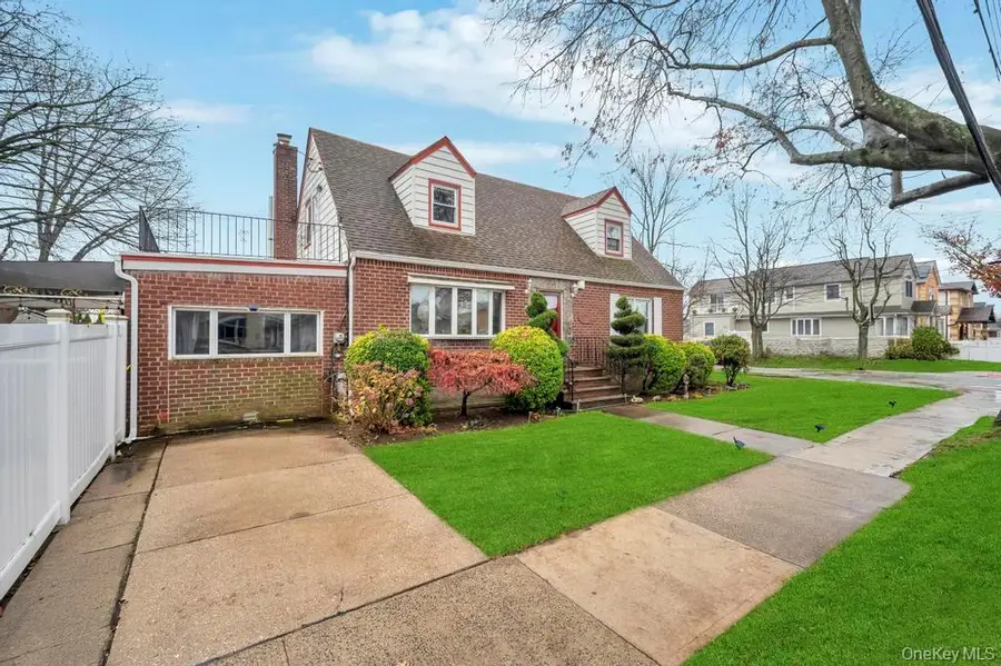 8303 261st Street, Floral Park, NY 11004 - Image #2