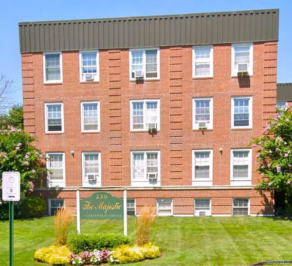 230 Central Ave #1F, Lawrence, NY 11559