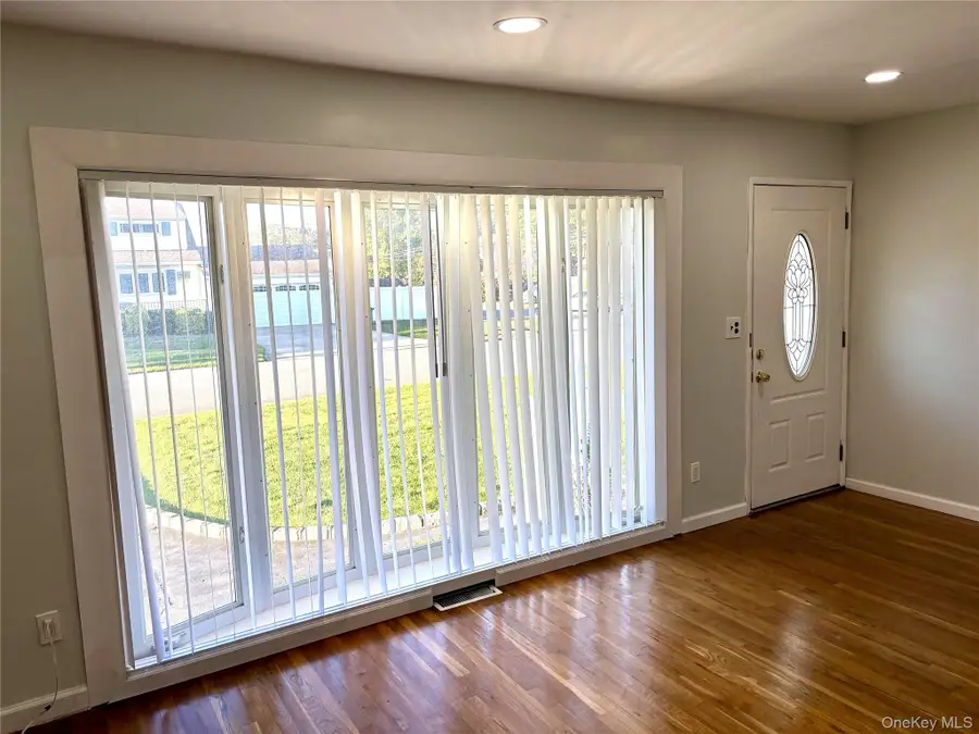 1483 4th Street, West Babylon, NY 11704 - Image #2