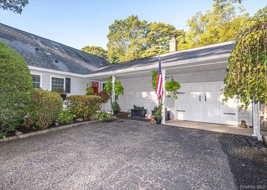 346 Ridgefield Road, Hauppauge, NY 11788 - Image #2