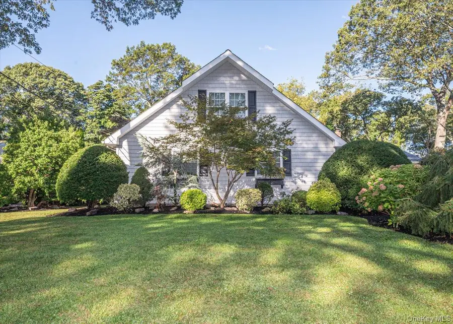 346 Ridgefield Road, Hauppauge, NY 11788 - Image #3