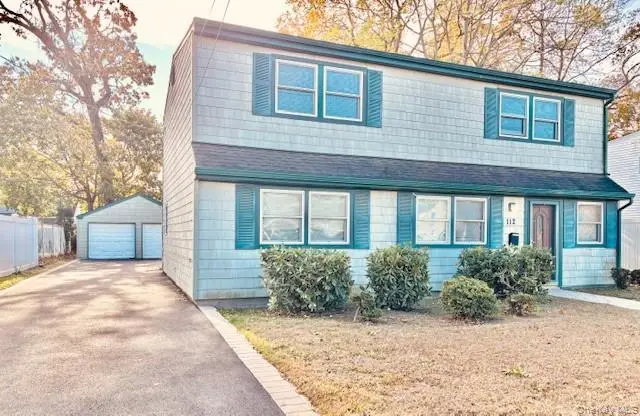 112 W Scudder Avenue, Copiague, NY 11726 - Image #2