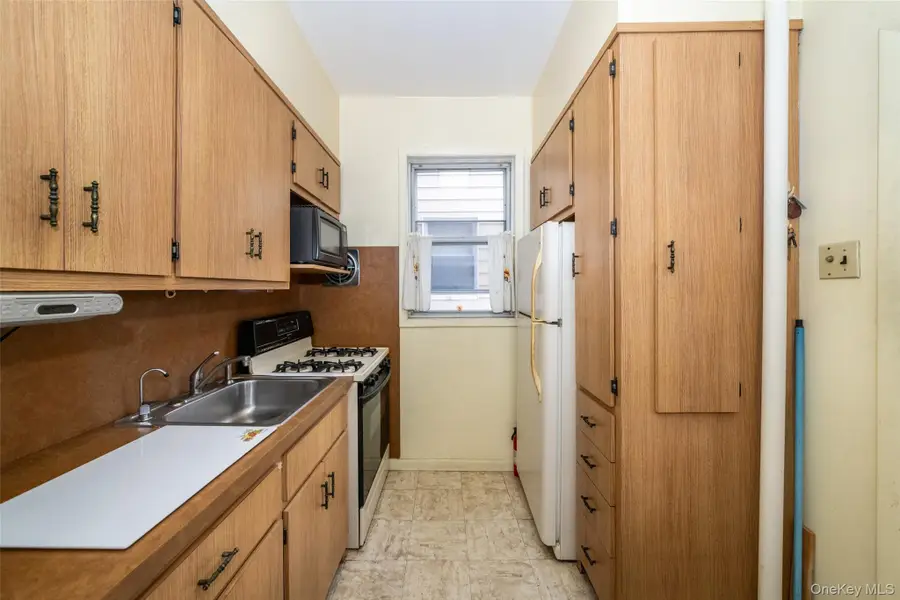 285 Logan Avenue, Bronx, NY 10465 - Image #3