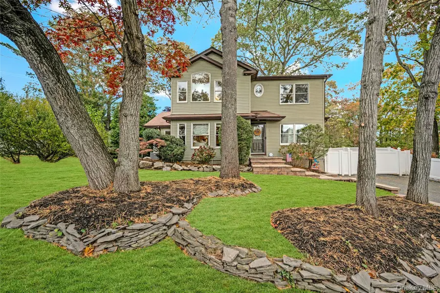 8 Margaret Avenue, Nesconset, NY 11767 - Image #2