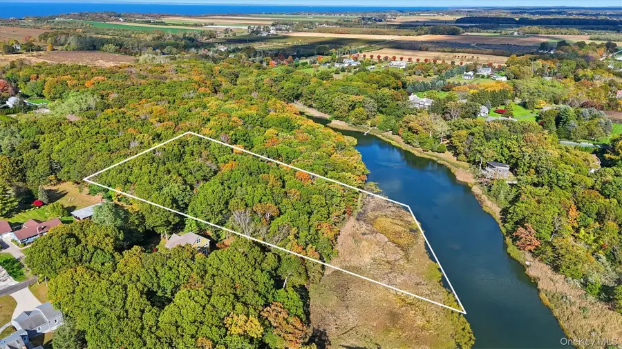 1050 Greton Court, Mattituck, NY 11952 - Image #2