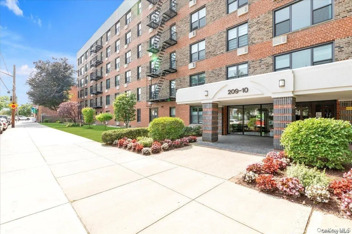 209-10 41st Avenue #3R, Bayside, NY 11361 - Image #1