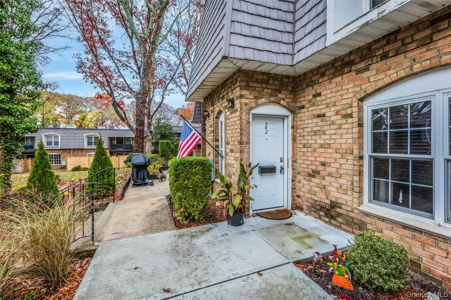 655 Middle Country Road #5C2, Coram, NY 11727 - Image #3