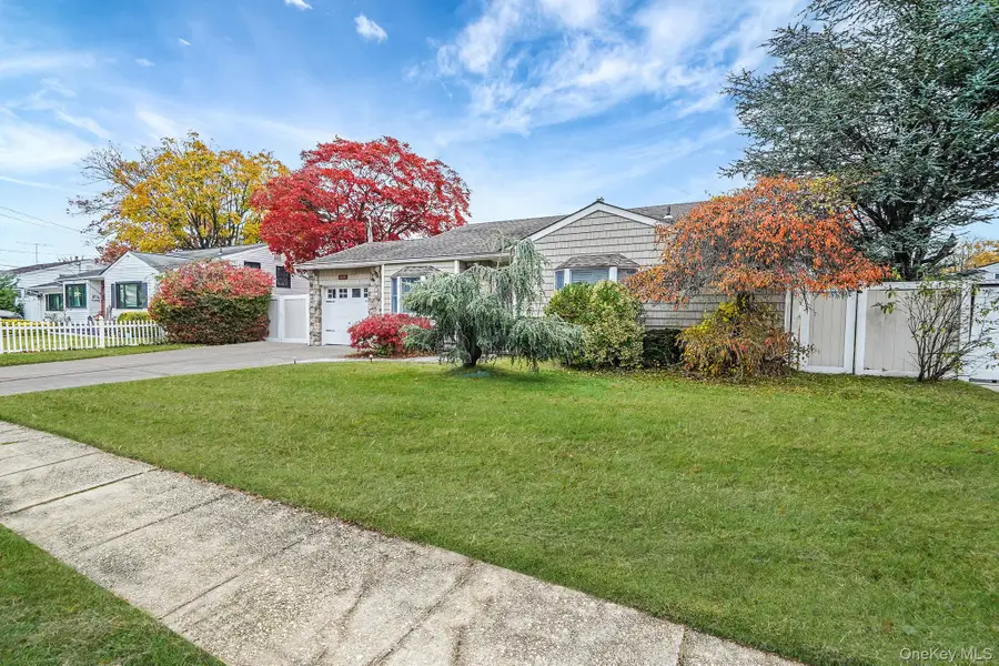 325 W 16th Street, Deer Park, NY 11729 - Image #3