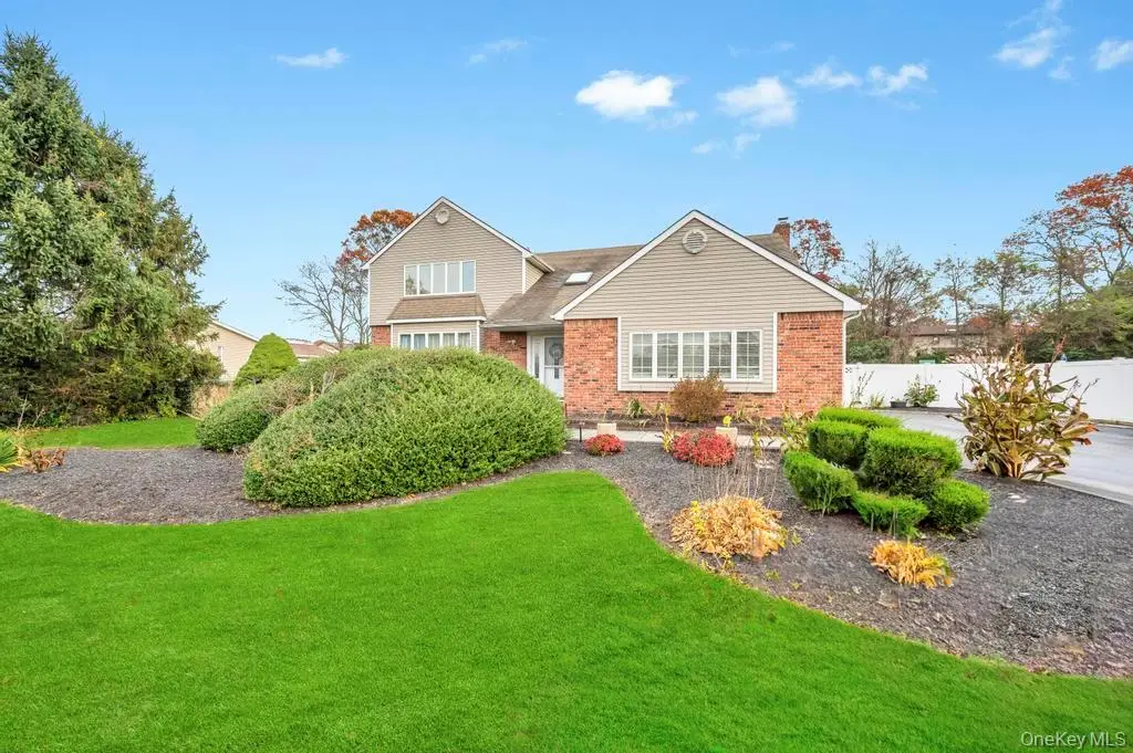 9 Kimberly Avenue Avenue, Farmingville, NY 11738 - Image #1