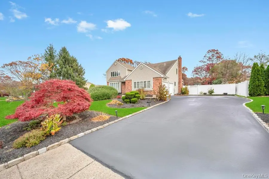 9 Kimberly Avenue Avenue, Farmingville, NY 11738 - Image #3