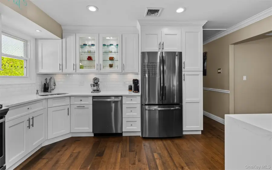 135 N Linden Street, Massapequa, NY 11758 - Image #2