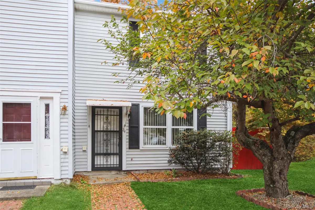 24 Greenhouse Lane, Poughkeepsie, NY 12603 - Image #1