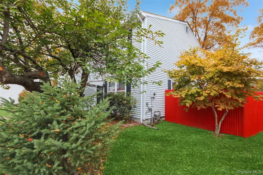 24 Greenhouse Lane, Poughkeepsie, NY 12603 - Image #3