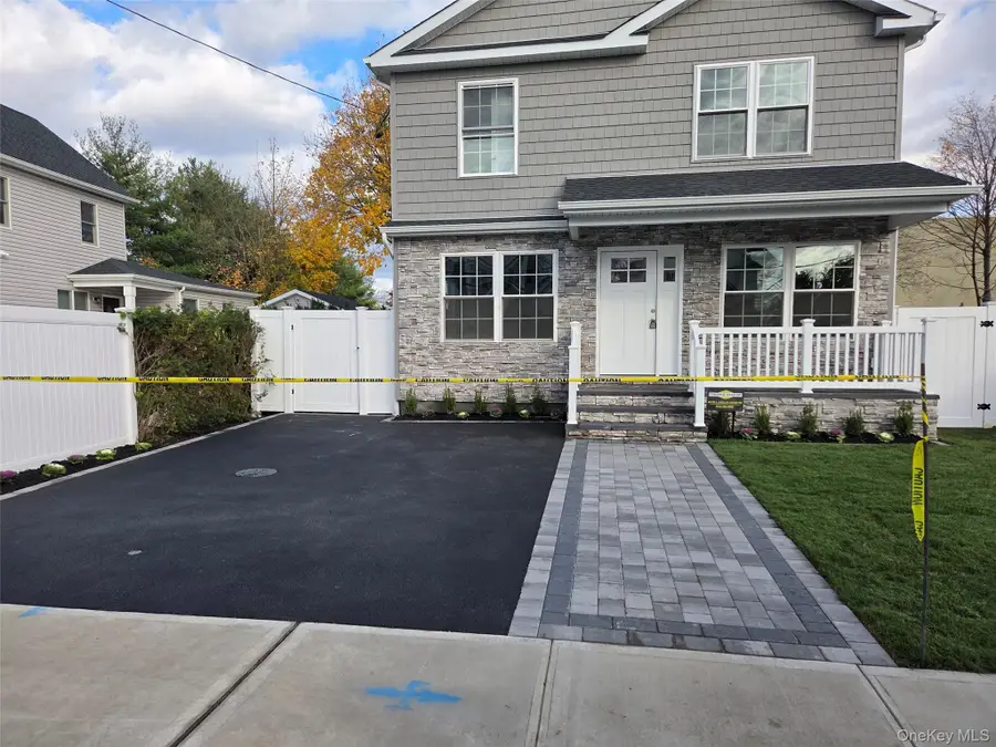 25 Maple Place, Hicksville, NY 11801 - Image #2