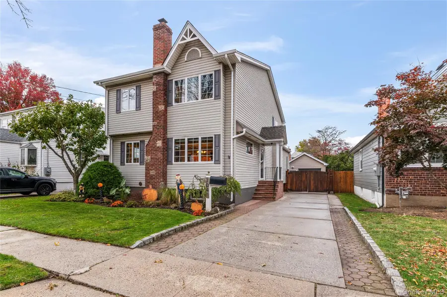 1041 N 4th Street, New Hyde Park, NY 11040 - Image #2