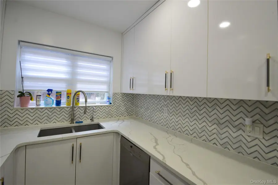 10546 65th Road, Forest Hills, NY 11375 - Image #3