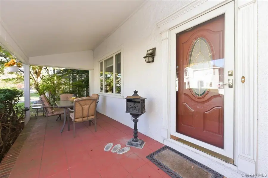 1053 Quentin Place, Woodmere, NY 11598 - Image #2