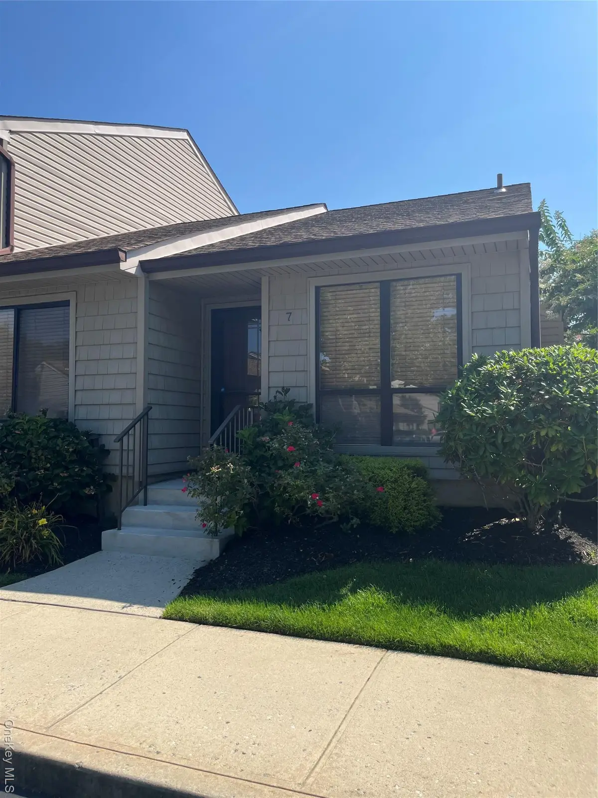 7 Stanford Court, Wantagh, NY 11793 - #1