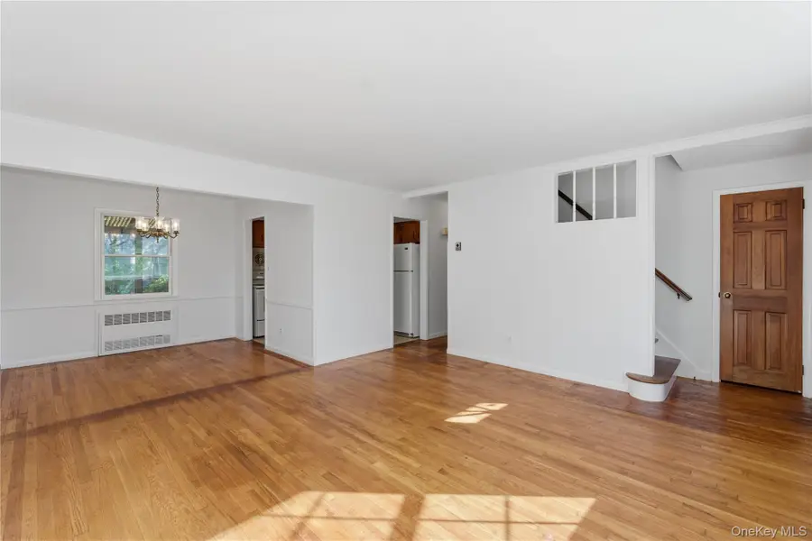 65 Grant Avenue, Albertson, NY 11507 - Image #2