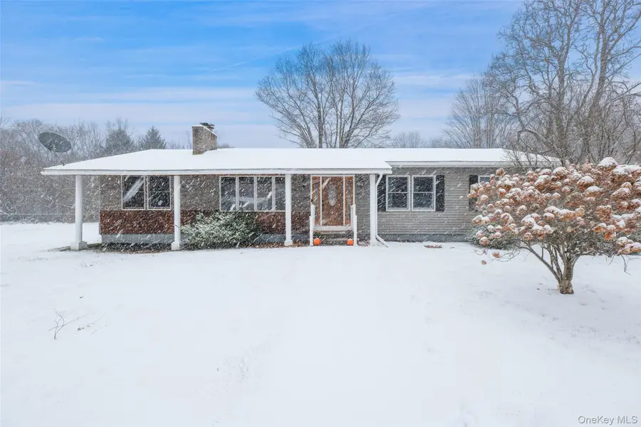 445 N Quaker Lane, Hyde Park, NY 12538 - Image #2
