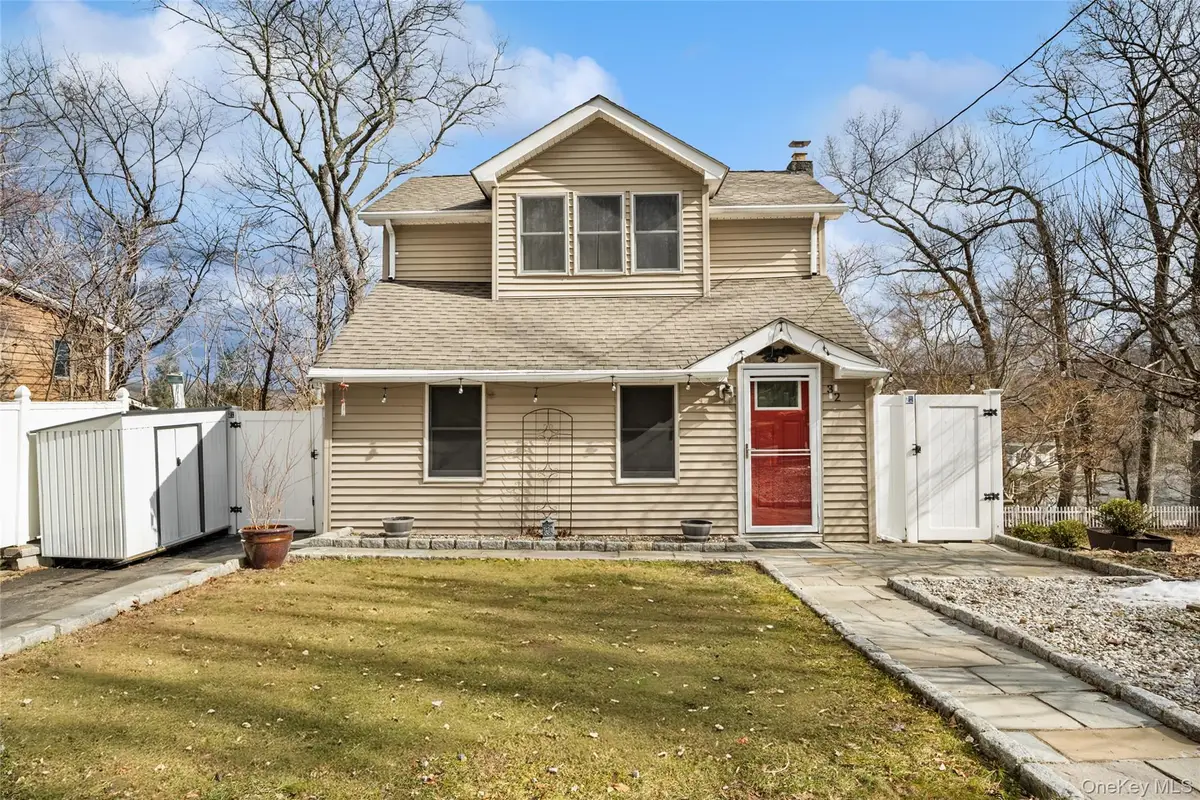 32 Shawnee Road, Putnam Valley, NY 10579 - #1