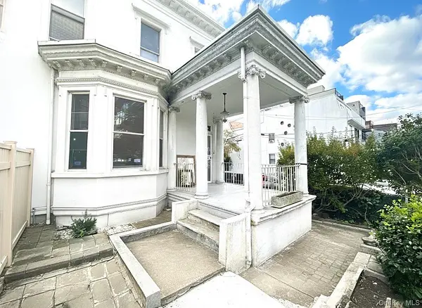 14-28 Astoria Park S, Astoria, NY 11102