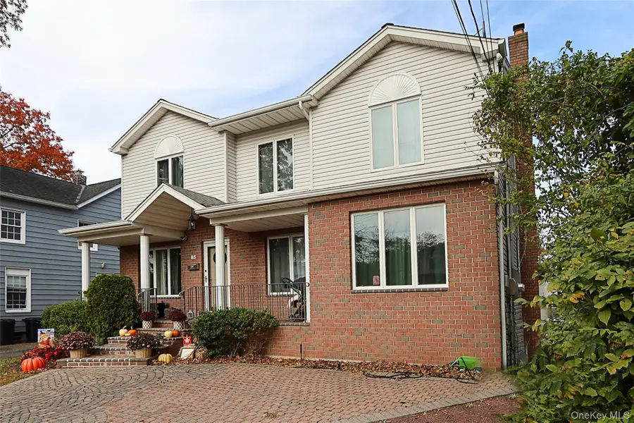 83 Lexington Avenue, Westbury, NY 11590 - Image #3