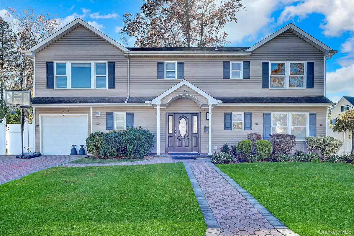 2 Bluebird Dr, Syosset, NY 11791 - Image #1