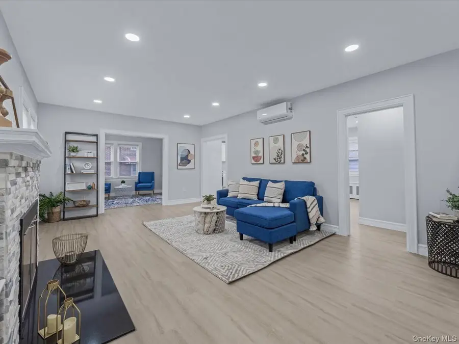 62 Essex Road, Great Neck, NY 11023 - Image #3