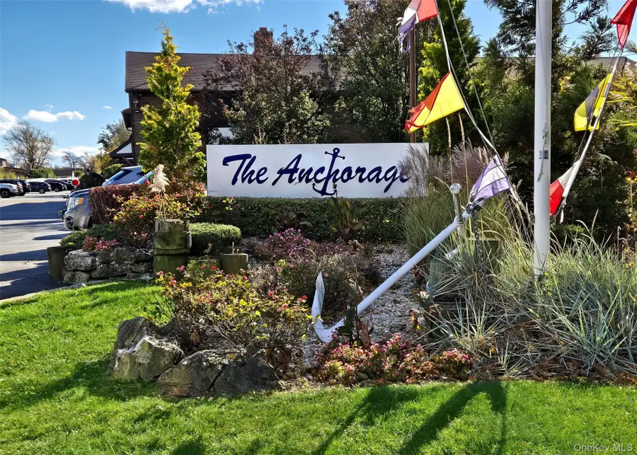 324 Mariners Way, Copiague, NY 11726 - Image #2