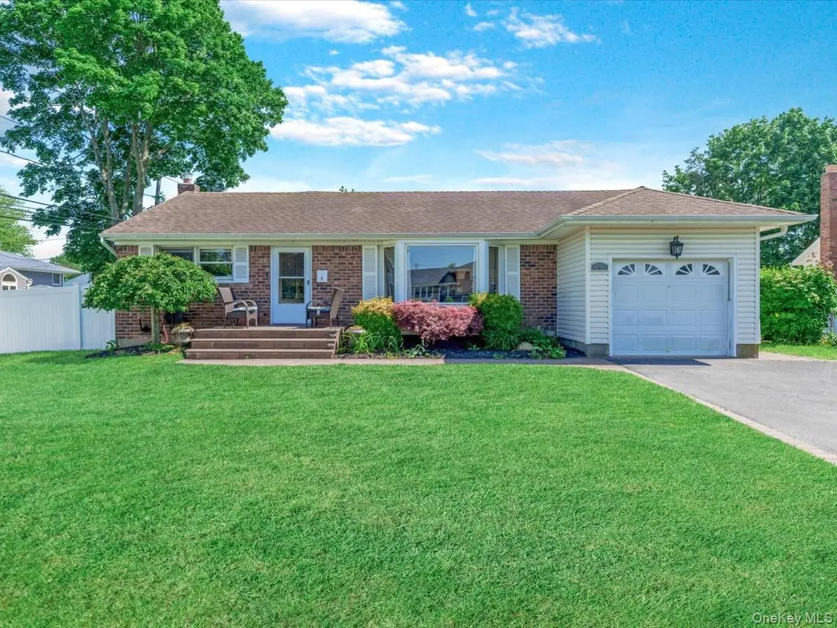 4 Whitebirch Lane, Commack, NY 11725 - Image #1