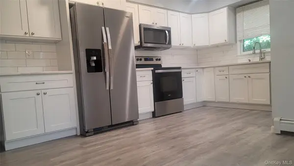 80-82 Laurel Blvd, Ronkonkoma, NY 11779