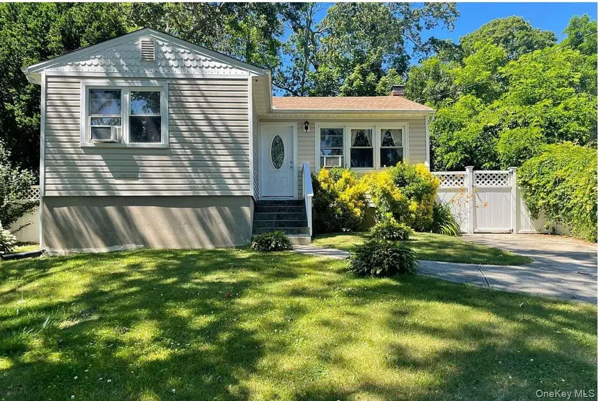 11 Edgewood Avenue, Farmingville, NY 11738 - Image #1