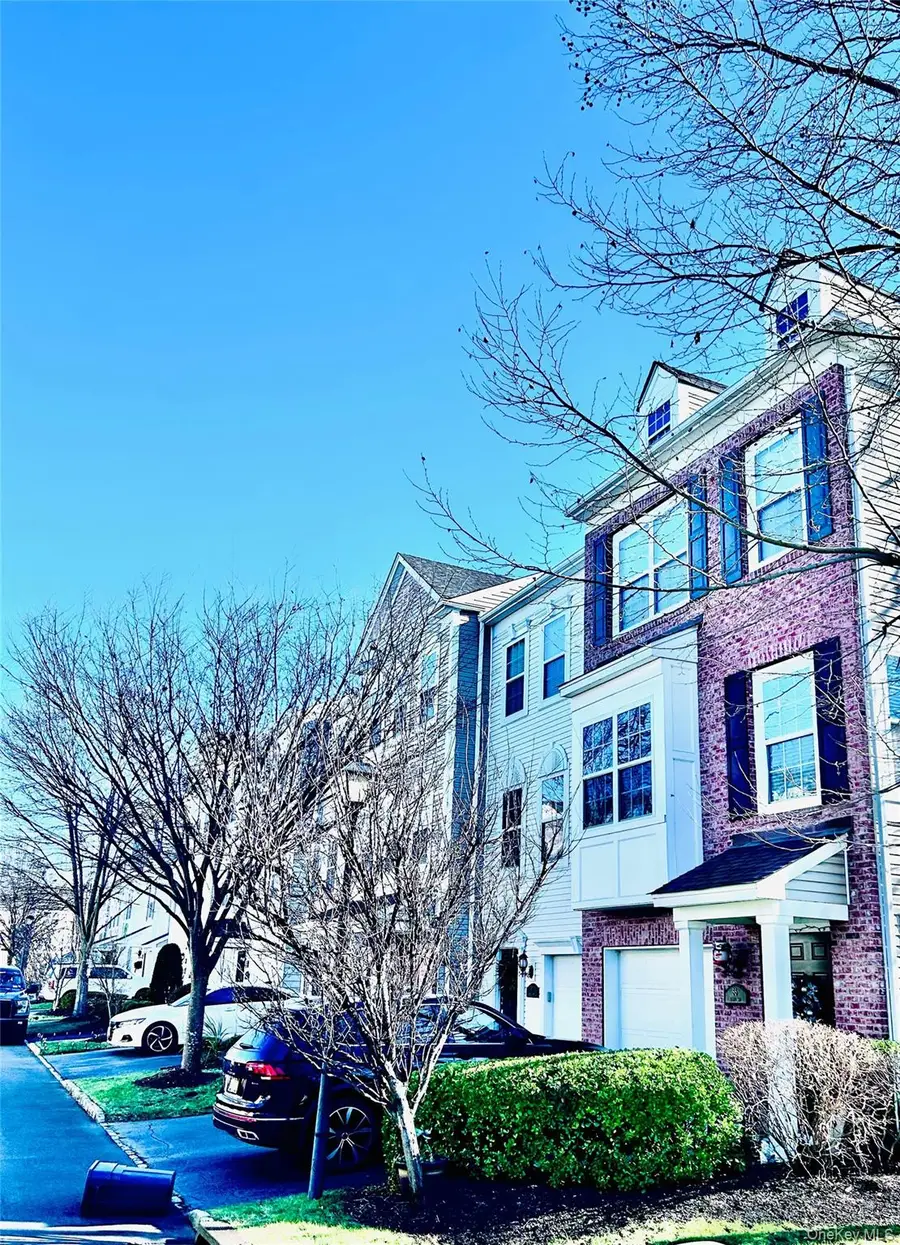 58 Rialto Way, Patchogue, NY 11772 - Image #3