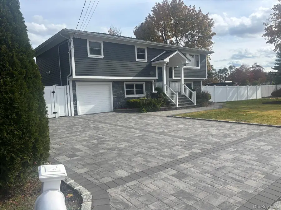 135 N 27th Street, Wheatley Heights, NY 11798 - Image #3