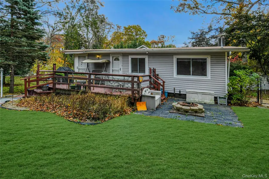 133 Oak Drive, Baiting Hollow, NY 11933 - Image #2