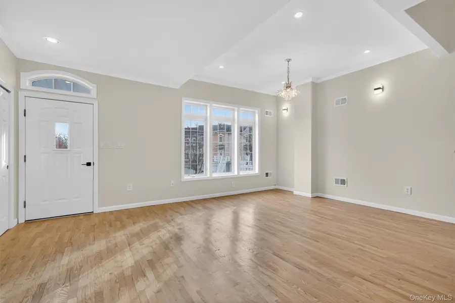 34 Alexander Court, Nanuet, NY 10954 - Image #3