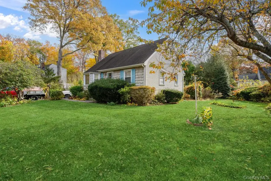 10 Stratton Drive, Huntington Station, NY 11746 - Image #2