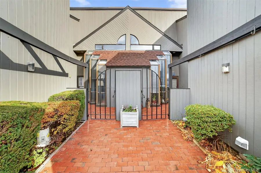 428 Pine Grove Lane, Hartsdale, NY 10530 - Image #3