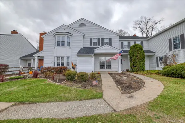 7 Weathervane Way, Warwick, NY 10990