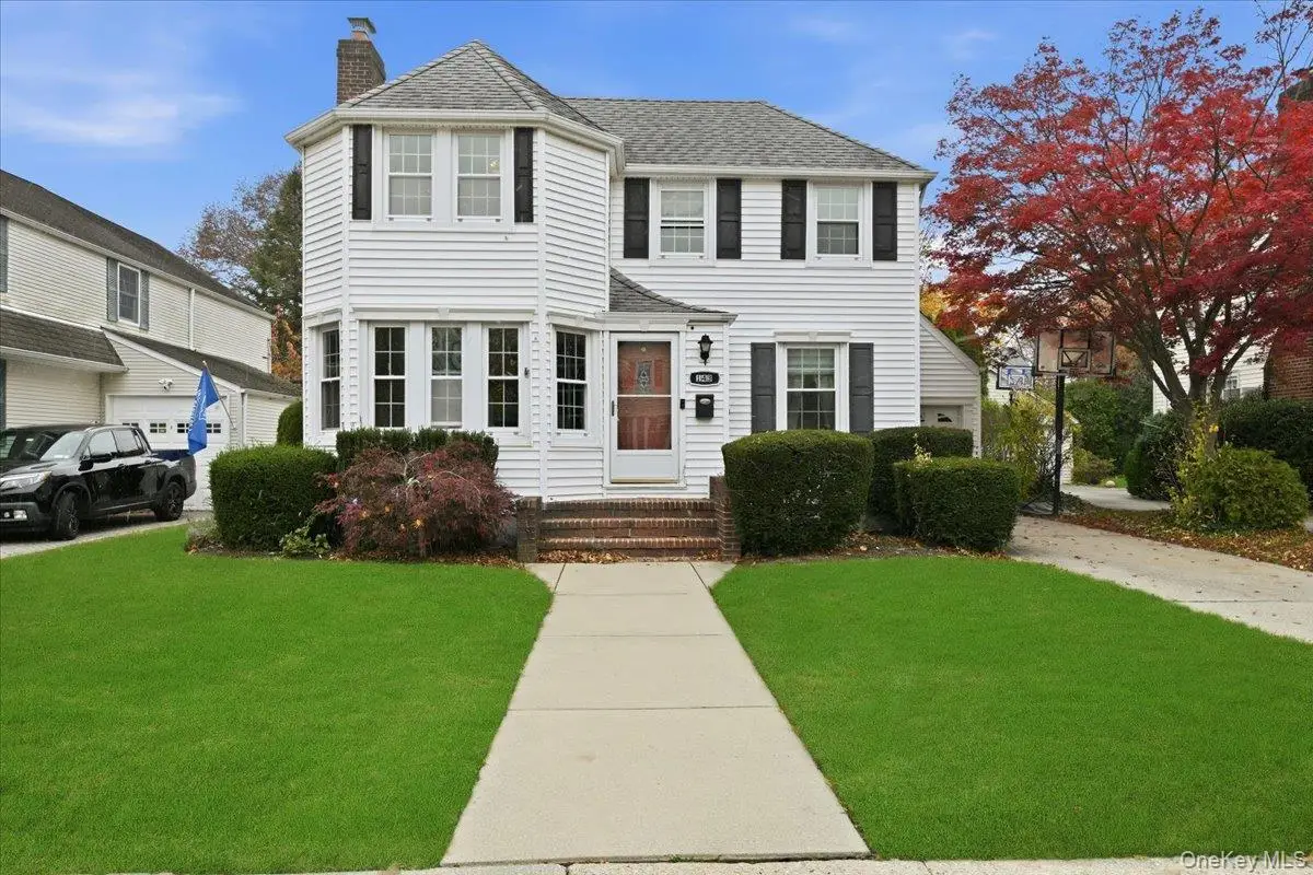 143 Bromleigh Road, Stewart Manor, NY 11530 - Image #1