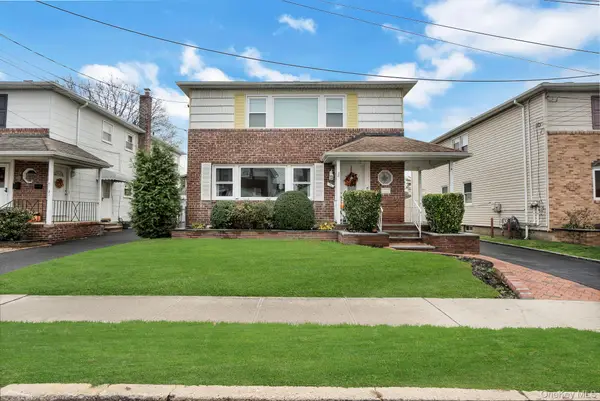 35 Gibson Boulevard, Valley Stream, NY 11581