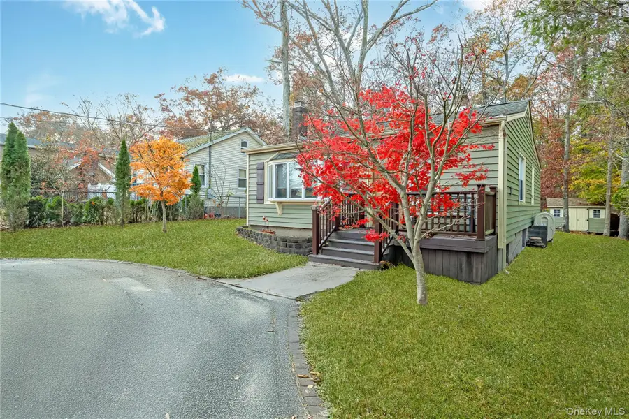 180 Lakeside Trail, Ridge, NY 11961 - Image #3
