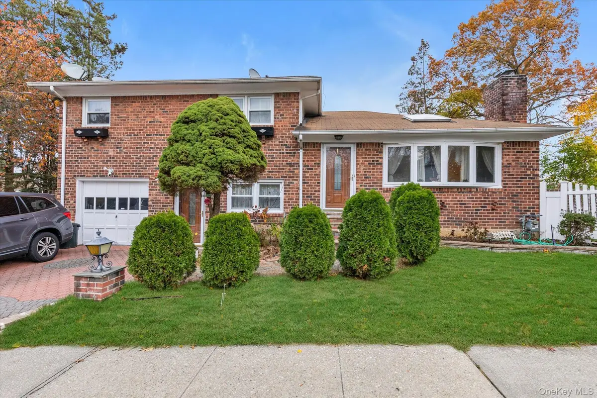 26 Humphrey Drive, Syosset, NY 11791 - Image #1