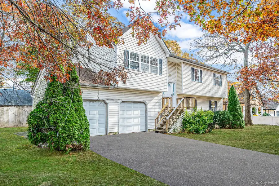 1 Wendy Drive, Farmingville, NY 11738 - Image #2