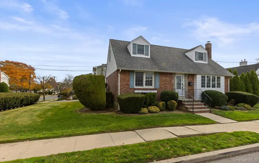 124 Kilburn Road S, Garden City South, NY 11530 - Image #3