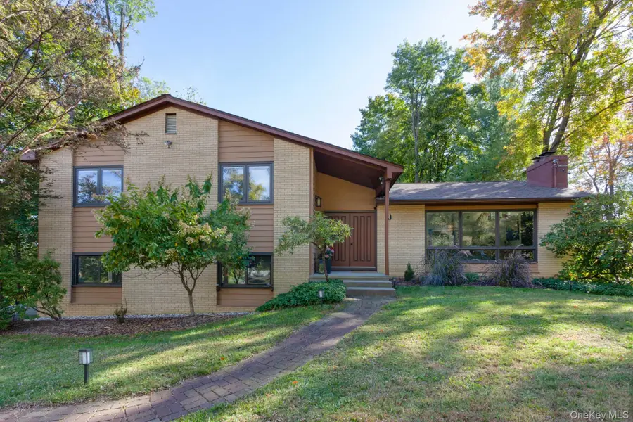 14 Old English Way, Wappingers Falls, NY 12590 - Image #2