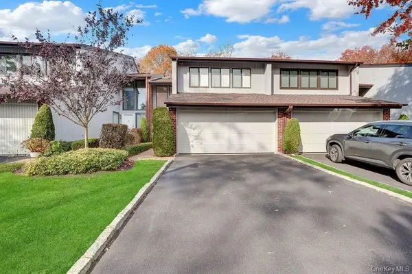 4 Club Drive N #4, Jericho, NY 11753