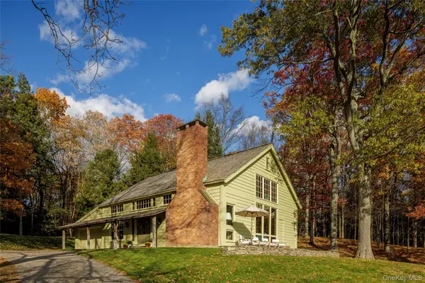 46 Lockrow Road, Troy, NY 12180